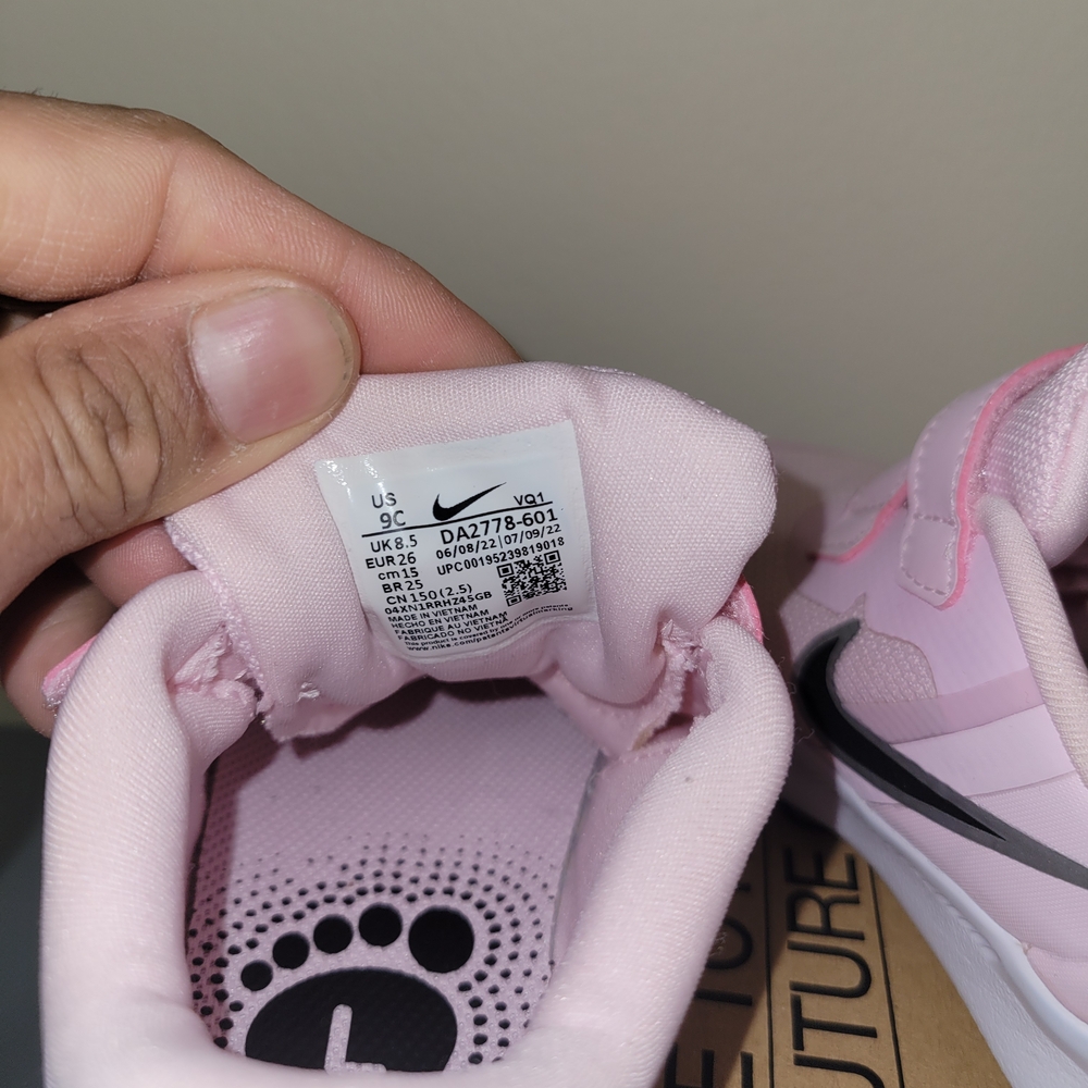 Nike Kids Pink Sneakers - Picture 6 of 7
